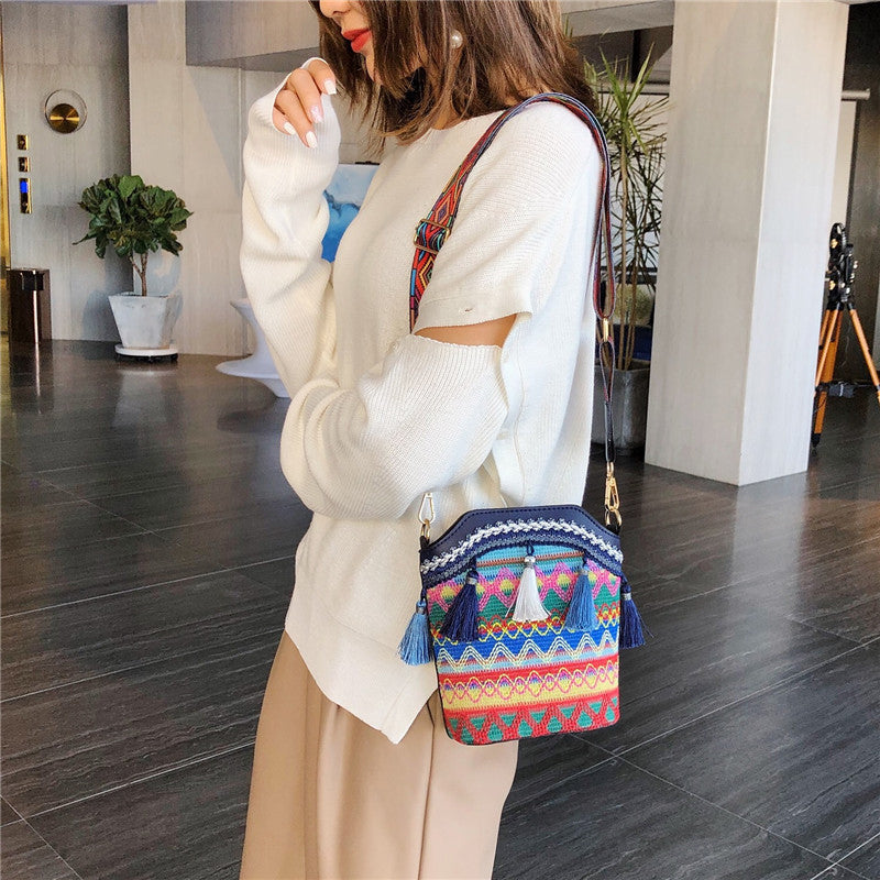 Sumoravibe - Borsa a tracolla bohemien con nappine ricamate
