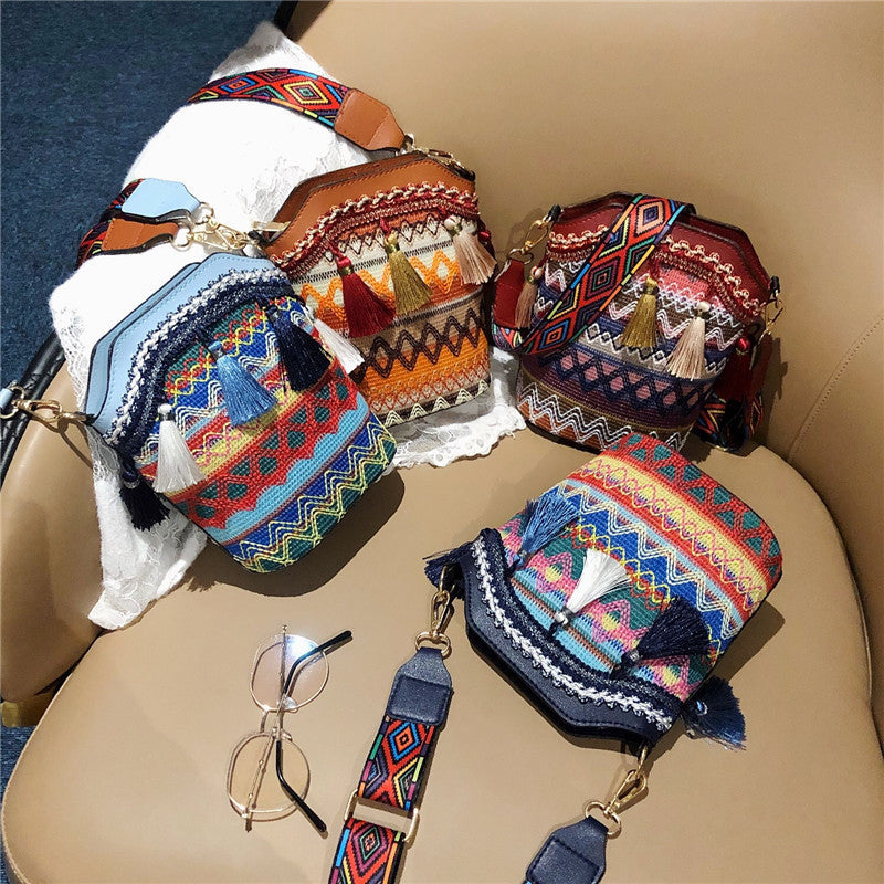 Sumoravibe - Borsa a tracolla bohemien con nappine ricamate